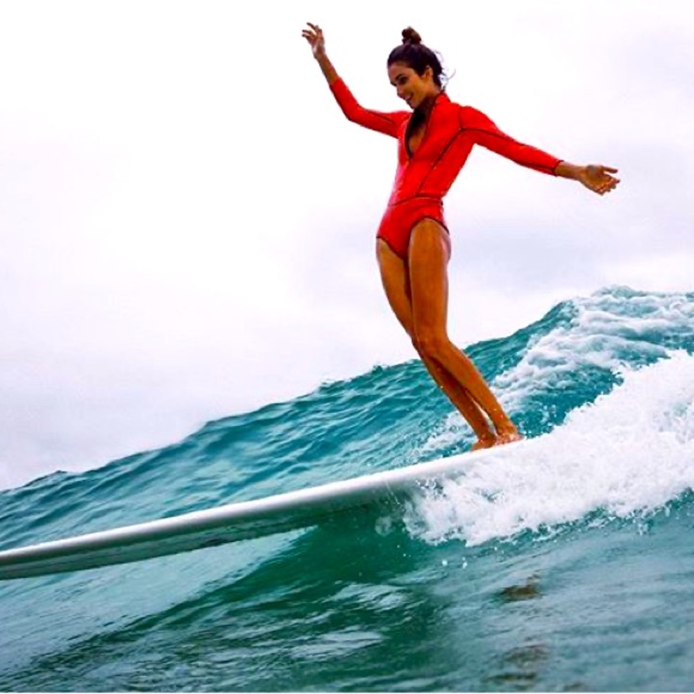 🌊GIRLS WHO SURF☀️